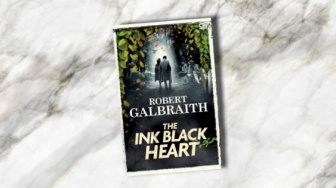 Novel 'The Ink Black Heart: Mengungkap Misteri dalam Labirin yang Mempesona