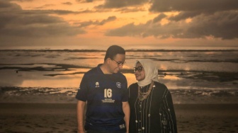 Pamer Foto Mesra Bareng Istri di Bali, Anies Spill Bahasa Indonesianya Sunrise, Warganet Takjub: Baru Tahu