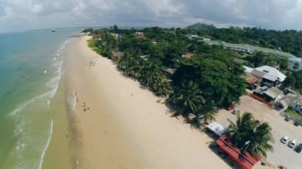 Liburan Lebaran Bawa Berkah! PAD Pantai Manggar Melonjak Rp 594 Juta, Pengunjung Capai 32 Ribu