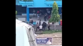 Terkuak dari Rekaman CCTV, Perkelahian Anggota TNI AL dengan Brimob di Sorong Diduga Gara-gara Helm