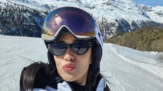Dian Sastro Main Ski di Sunnegga Swiss, Ternyata Biayanya Tak Mahal