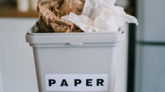 3 Cara Bijak Mengurangi Sampah Kertas Demi Mendukung Gerakan Less Waste