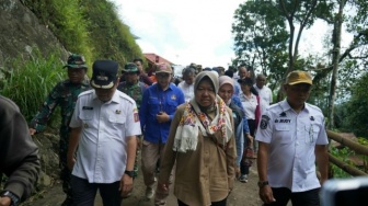 Menteri Sosial Kunjungi Korban Tanah Longsor Tana Toraja