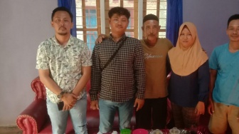 Haru, Ayah dan Anak di Lampung Timur Dipertemukan Kembali Setelah 24 Tahun Berpisah