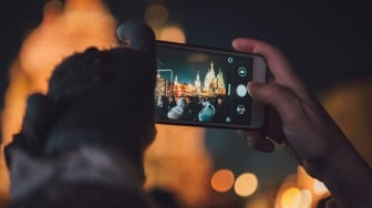 5 Tips Mengambil Foto Lebih Baik di Malam Hari dengan HP Android