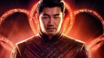 Sempat Tak Ada Kabar, Simu Liu Pastikan Rencana Produksi Film Shang-Chi 2