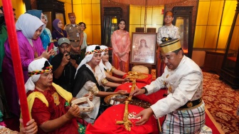 Bahtiar Baharuddin Dikukuhkan sebagai Daeng Mappuji, Pemimpin Penuh Cinta dan Wibawa