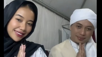 Gaya Hijab Ghaniya Kelihatan Rambut Dikritik, Ini 8 Cara Pakai Hijab yang Benar Menurut Islam