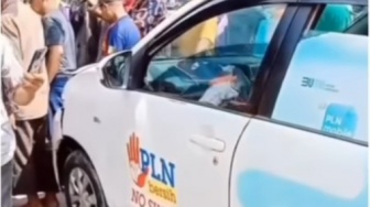 Bocah 5 Tahun di Samarinda Setir Mobil PLN Tabrak Motor dan Tiang Listrik, Ternyata Ini Faktanya