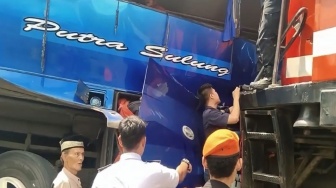 Tragis! Bus Putra Sulung Ditabrak KA Rajabasa di OKU Timur, 10 Orang Terluka