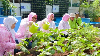 Melalui Program BRI Peduli BRInita, Wanita Indonesia Makin Tangguh dalam Berkarya