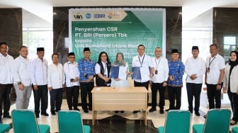 Dukung Kemajuan Kampus, CSR BRI Serahkan Mobil Operasional Hiace ke UIN Sumatera Utara