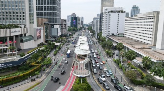 Suasana di Bundaran Hotel Indonesi (HI), Jakarta, Selasa (23/4/2024). [Suara.com/Alfian Winanto]