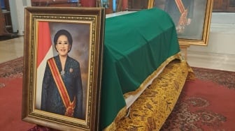 BREAKING NEWS! Pendiri Mustika Ratu Mooryati Soedibyo Meninggal Dunia