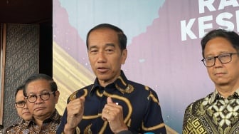 Kunjungi PEVS 2024, Jokowi Harapkan Ekosistem Kendaraan Listrik Segera Terbentuk
