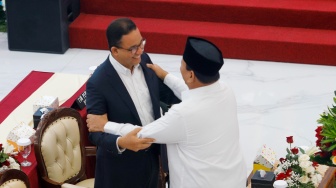 Love-Hate Relationship Prabowo Subianto dan Anies Baswedan, Saling Senggol di Pemilu Kini Lempar Senyum di KPU