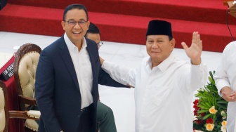 Anies Balas Komentar Prabowo Terkait Senyum: Biasa Saja