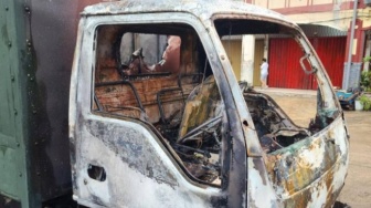 Mobil Box Jastip di Batam Sengaja Dibakar OTK, Pelaku Terungkap Usai Ditangkap di Riau
