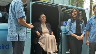 Bluebird Luncurkan Lifecare Taxi untuk Lansia, Pakai Toyota Voxy