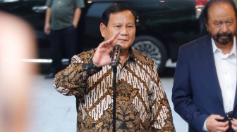 Prabowo Absen Rapat Dengan DPR, Ada Apa?