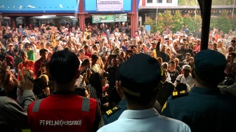 KM Bukit Raya Kebakaran di Muara Jungkat, Ribuan Penumpang Rute Pontianak-Surabaya Gagal Berlayar
