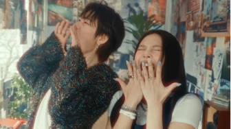 Zico dan Jennie BLACKPINK Mengajakmu Ikut Bersenang-senang di MV Lagu 'Spot'