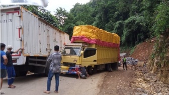 Ini Penyebab Kemacetan di Jalan Poros Camba Maros