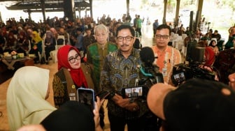 Hadapi Bonus Demografi, Nana Sudjana Dorong Ciptakan SDM Berkualitas di Jawa Tengah