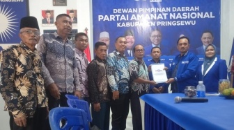 Fauzi Ambil Formulir Pendaftaran Calon Bupati Pringsewu di PAN