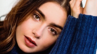 Intip Potret Lily Collins saat Jalani Syuting Emily in Paris Season 4