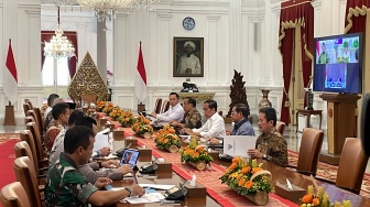 Gelar Ratas Penanganan Pengungsi Erupsi Gunung Ruang, Jokowi Perintahkan Menteri AHY Pastikan Hal Ini