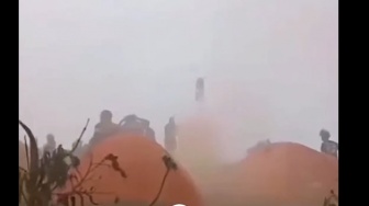 Viral, Sulut Smoke Bomb di Gunung Andong hanya untuk Foto Estetik, Tiga Pemuda Ini Dicari