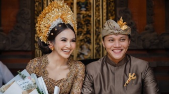 Bawa Mahalini ke Agama Islam, Ini Makna Baju Adat Bali yang Dikenakan Rizky Febian