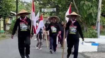 Idolanya Menang Pilpres 2024, Tiga Warga Gunungkidul Jalan Kaki ke Jakarta Demi Temui Prabowo Subianto
