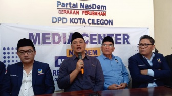 Isro Miraj Unjuk Gigi di Pendaftaran Bakal Calon Wali Kota Cilegon dari NasDem, Ratusan Pendukung Ikut Mengantar