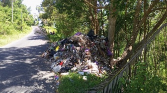 TPST Piyungan Ditutup, Tumpukan Sampah justru Menggunung di Tepi Jalan Siluk-Panggang