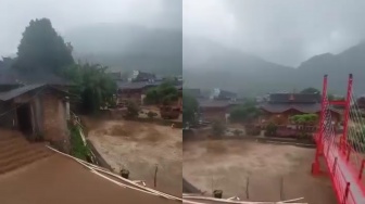 Pemandian Air Panas Pariban di Karo Dilanda Banjir