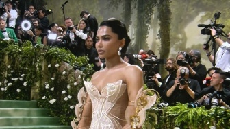 Siapa Mona Patel? Sukses Curi Perhatian di Met Gala 2024 dengan Dress Kupu-Kupu