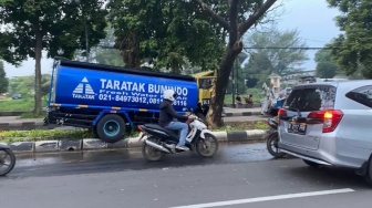 Senggolan Maut Truk Tangki dan Motor di Cibinong, Pengendara Meninggal Dunia