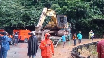 Jalur Sitinjau Lauik Padang-Solok Kembali Lancar, Sempat 8 Jam Putus Total