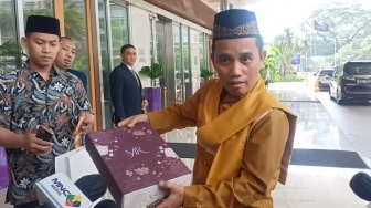 Viral, Ustaz Maulana Boncengan Sepeda Motor di Jalan Raya Nggak Pakai Helm