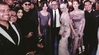 Jadi Bridesmaid di Pernikahan Rizky Febian dan Mahalini, Aaliyah Massaid Tenteng Tas Seharga Puluhan Juta