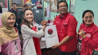 Putri Politisi PDIP Aria Bima Resmi Daftar Bakal Cawali Solo Lewat PDIP