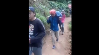 Asyik Masak di Gunung Prau, Dua Pendaki Luka-luka saat Gas Kompor Meledak