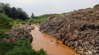 Over Kapasitas, Sampah TPA Cipayung Longsor hingga Tutup Sebagian Kali Pesanggrahan