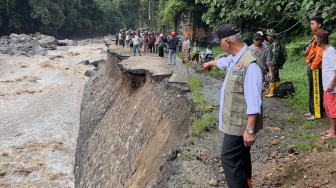 Gubernur Mahyeldi: BNPB Siap Ganti Biaya Penyewaan Alat Berat untuk Pemulihan Banjir