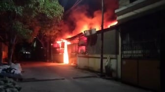 Gudang di Tegal Alur Kalideres Kebakaran, Petugas Masih Berjibaku Jinakkan Si Jago Merah
