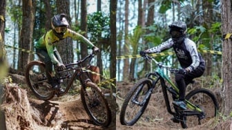 Kembangkan Pariwisata Olahraga, Kemenparekraf Dukung Gelaran Event BOB Downhill 2024 di Kawasan Borobudur