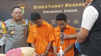 Sakit Hati Tak Dikasih Utang Rokok, Pedagang Soto Acungkan Jempol Usai Tahu Ponakan Bunuh Bos Warung Madura di Ciputat