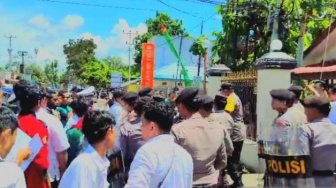 Dugaan Pungutan Liar Kepala Desa di Kabupaten Gorontalo, Mahasiswa Unjuk Rasa di Mapolres